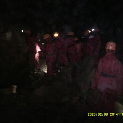 Group1caving18)1)