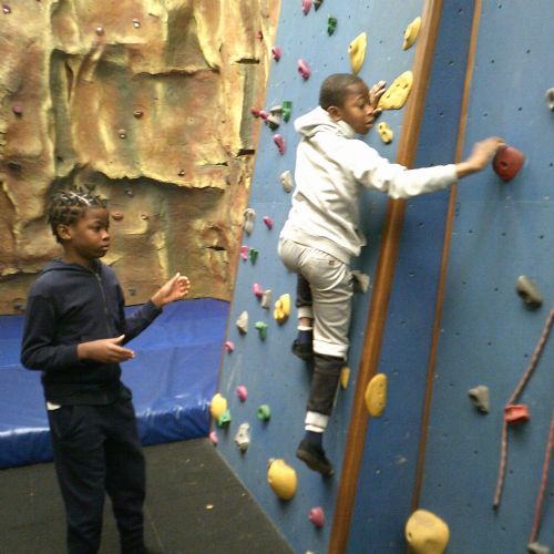 Group1climbwalk11)