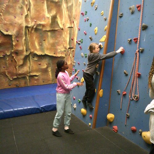 Group1climbwalk17)