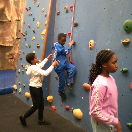 Group1climbwalk19)