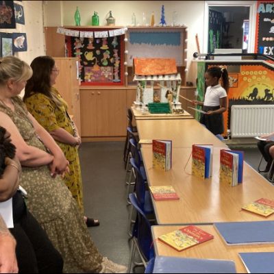 LeeRaftery-HeadofRoyalLibertySchoolRomfordvisitingDHtour2023-07-06113325AM1)